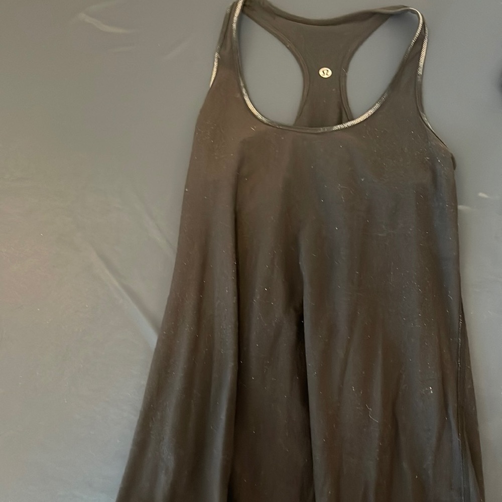 Black reversible Lululemon tank